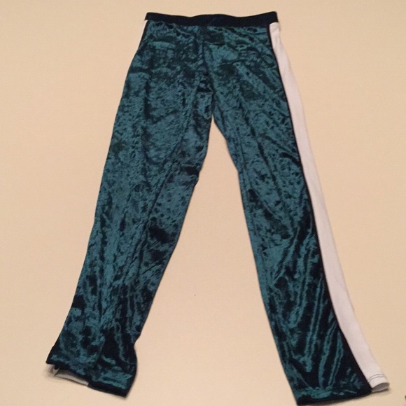 Fashion Nova Jogging Suit - Picture 5 of 7